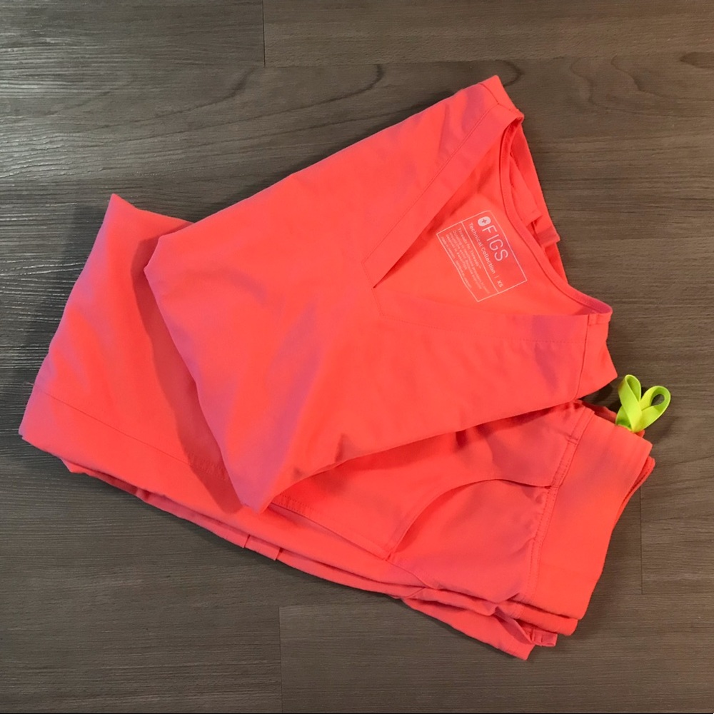 Figs Coral Scrub Set